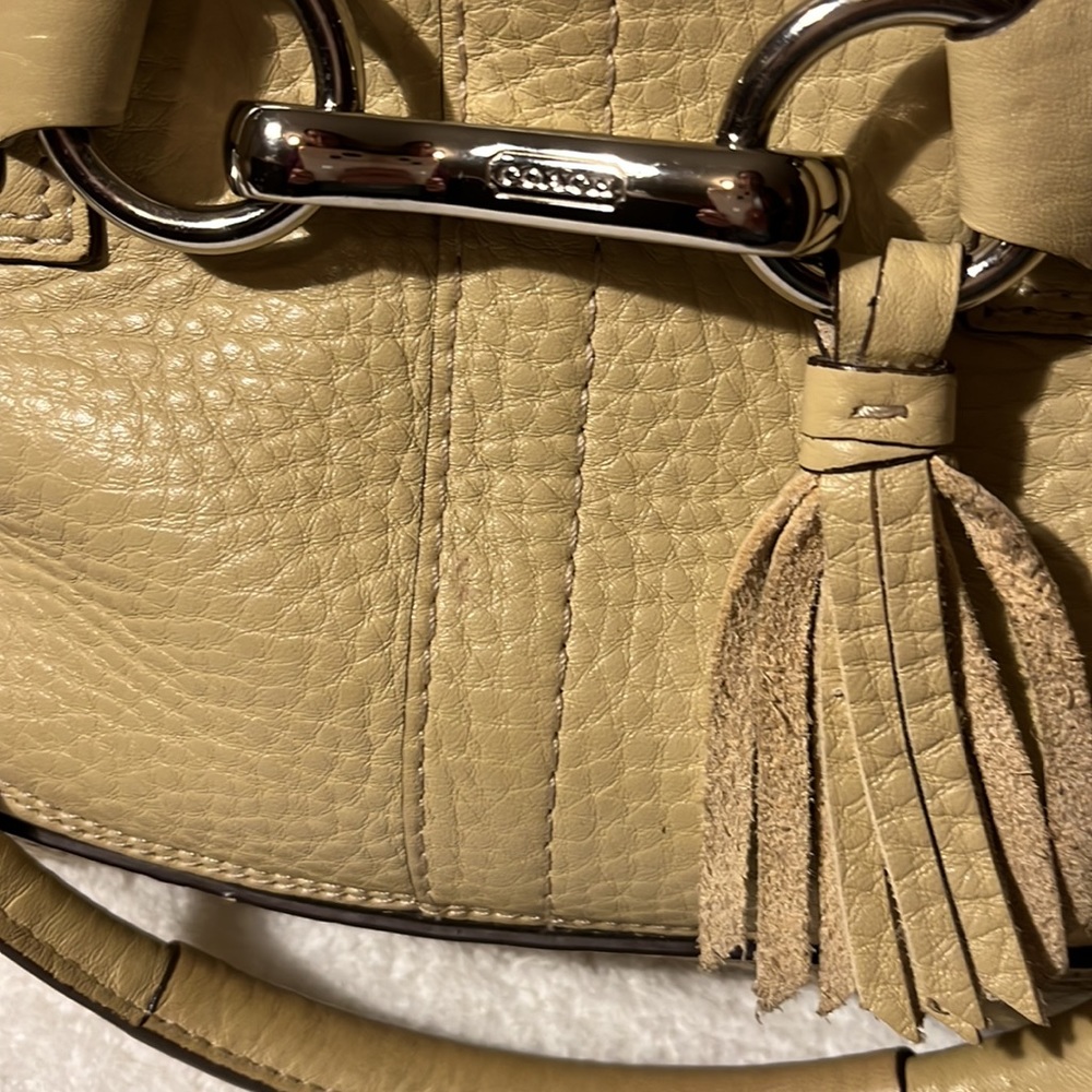 Coach Hampton - image 4